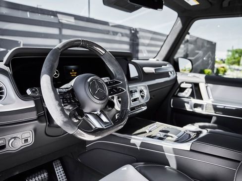 Used 2025 Mercedes-Benz G 63 AMG 4MATIC image 2