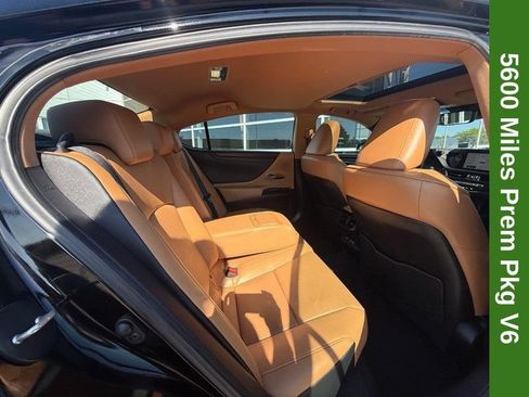 Used 2025 Lexus ES 350 w/ Premium Package FWD image 11
