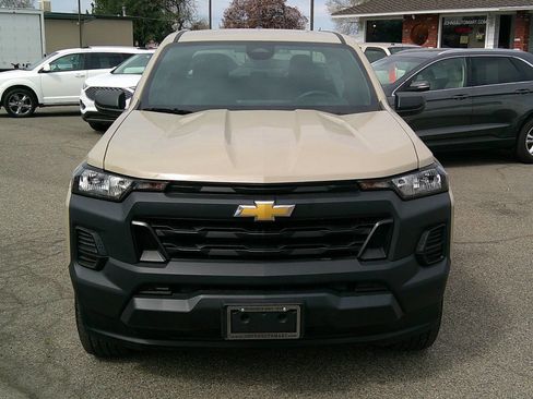 Used 2023 Chevrolet Colorado W/T image 2