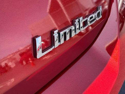 Used 2021 Hyundai Elantra Limited w/ Cargo Package FWD image 9