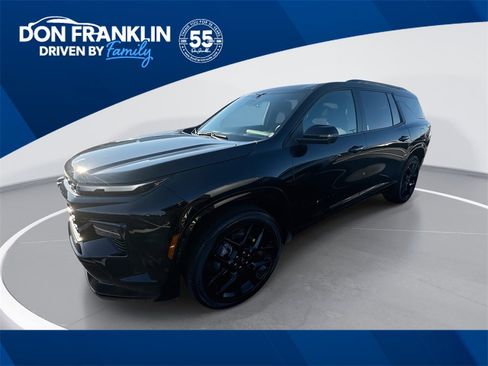 Used 2025 Chevrolet Traverse RS w/ LPO, Floor Liner Package image 1