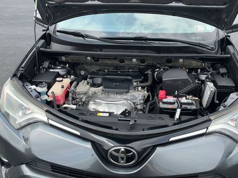 Used 2018 Toyota RAV4 XLE AWD/4WD image 37