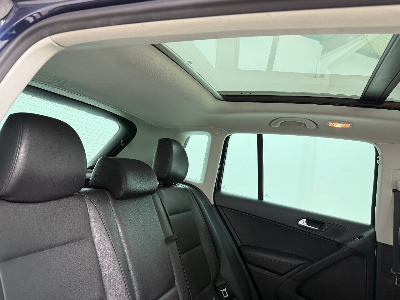 Used 2013 Volkswagen Tiguan SE FWD image 41