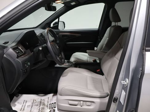 Used 2023 Honda Passport EX-L image 9