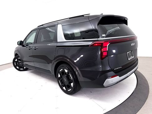 Certified 2025 Kia Carnival EX FWD image 2