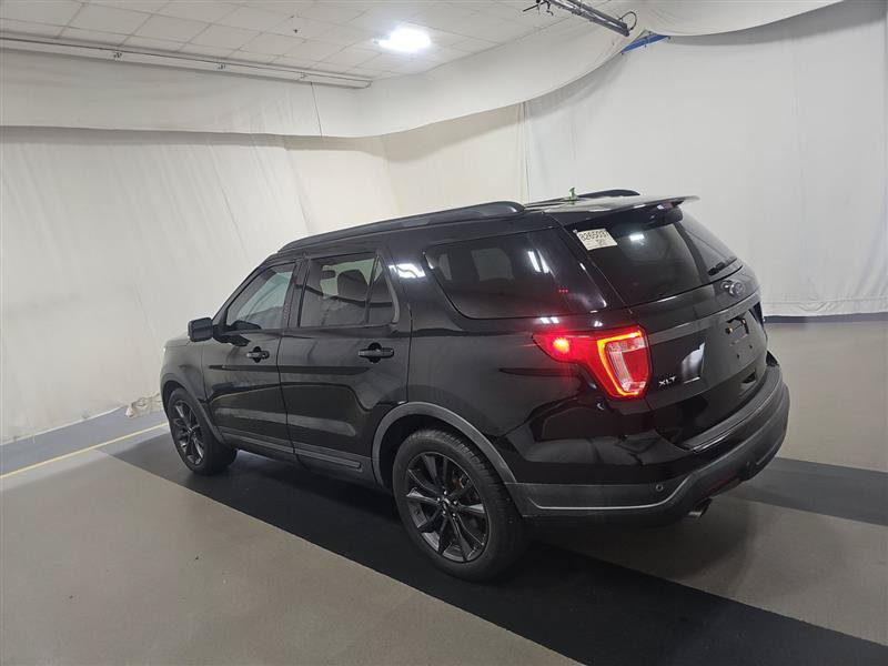 Used 2019 Ford Explorer XLT w/ Equipment Group 202A FWD image 4