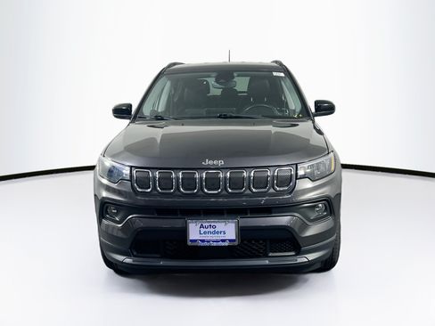 Used 2022 Jeep Compass Latitude w/ Convenience Group AWD/4WD image 2