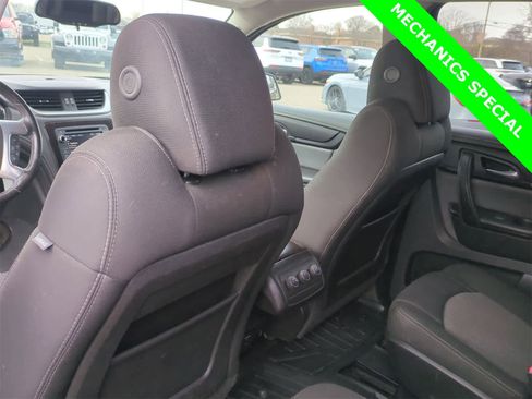 Used 2015 Chevrolet Traverse LT image 25