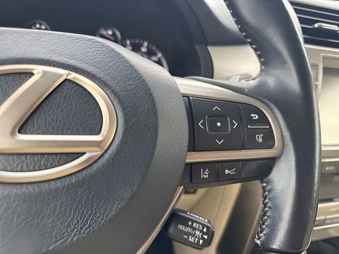 Used 2020 Lexus GX 460 Premium w/ Premium Package AWD/4WD image 23