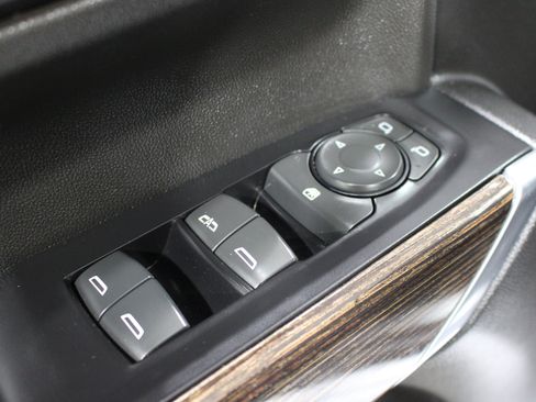 Used 2019 GMC Sierra 1500 SLE w/ SLE Value Package AWD/4WD image 7