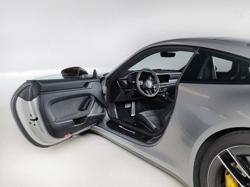 Certified 2025 Porsche 911 Carrera 4 GTS AWD/4WD image 25