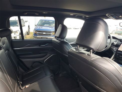 Used 2024 Jeep Grand Cherokee Limited 4xe image 32