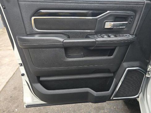 Used 2022 RAM 2500 Laramie w/ Night Edition image 9