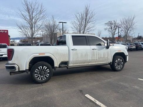 Used 2025 GMC Sierra 3500 Denali Ultimate image 6