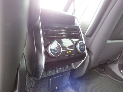 Used 2023 Land Rover Range Rover SE image 16