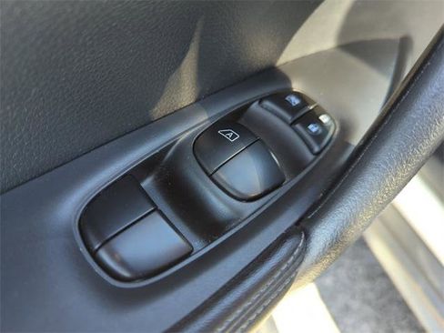 Certified 2018 Nissan Rogue SL w/ Premium Package image 26