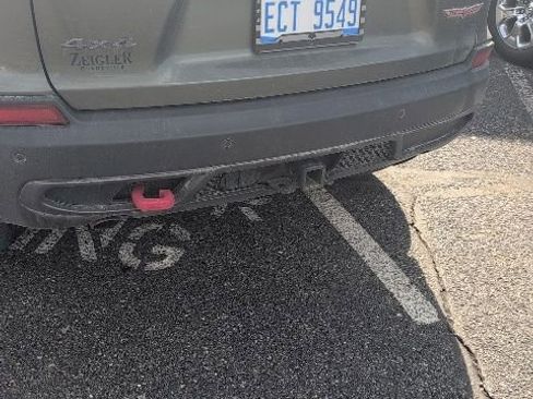 Used 2019 Jeep Cherokee Trailhawk w/ Comfort/Convenience Group image 8