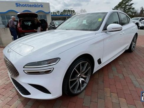 Used 2023 Genesis G70 2.0T image 5