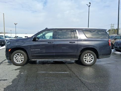 Used 2024 Chevrolet Suburban LT image 8