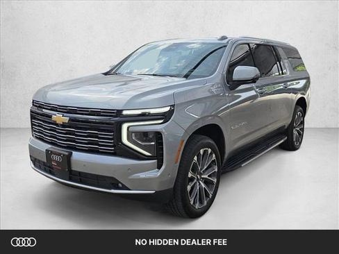 Used 2025 Chevrolet Suburban High Country w/ Sun And Tow Package RWD image 1