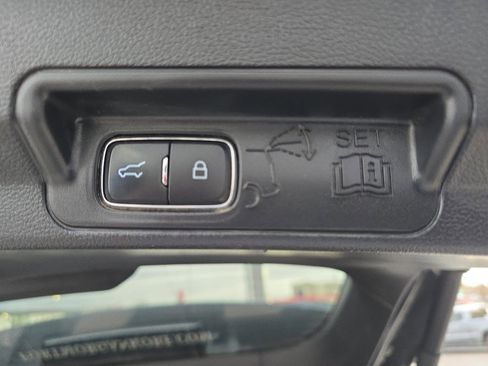 Used 2022 Ford Explorer XLT w/ Equipment Group 202A image 33