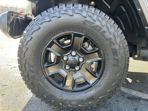 Used 2023 Jeep Gladiator Mojave w/ Cold Weather Group image 17
