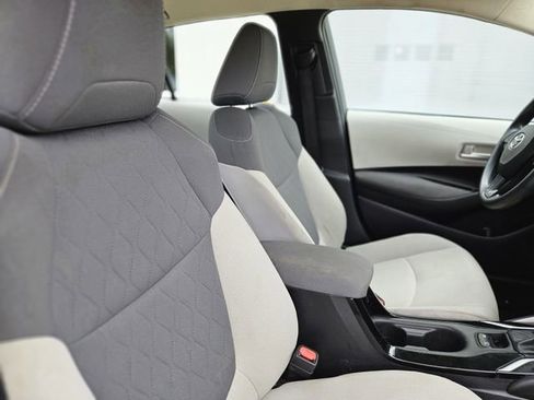 Used 2021 Toyota Corolla LE image 14