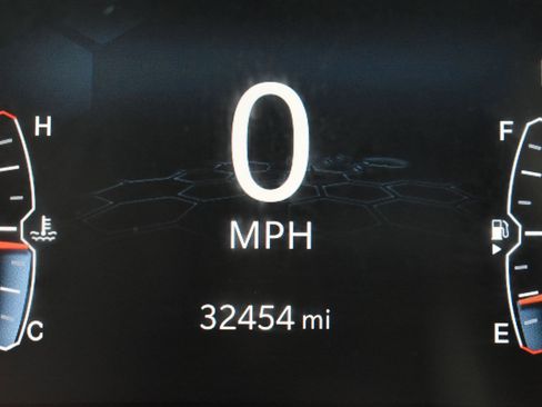 Used 2022 Jeep Compass Limited image 33