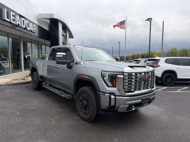 Used 2025 GMC Sierra 2500 Denali w/ Denali Reserve Package AWD/4WD image 7