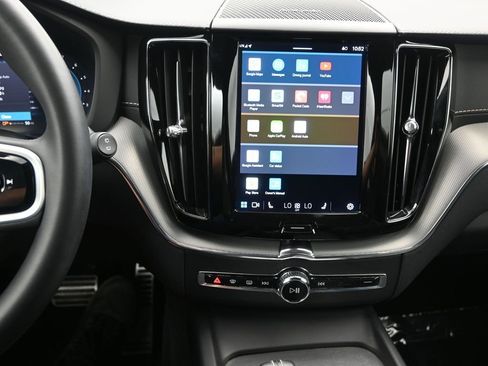 Certified 2022 Volvo XC60 B5 R-Design w/ Advanced Package image 14