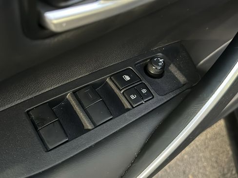 Used 2024 Toyota Corolla SE image 12