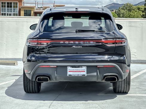 Certified 2023 Porsche Macan AWD/4WD image 7