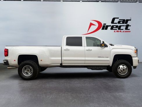 Used 2018 GMC Sierra 3500 Denali w/ Duramax Plus Package image 3