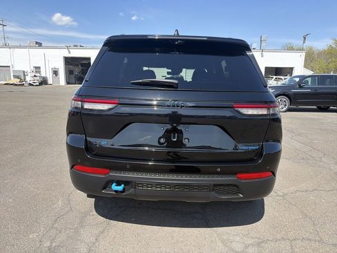 Used 2022 Jeep Grand Cherokee Trailhawk w/ Advanced Protech Group II AWD/4WD image 4