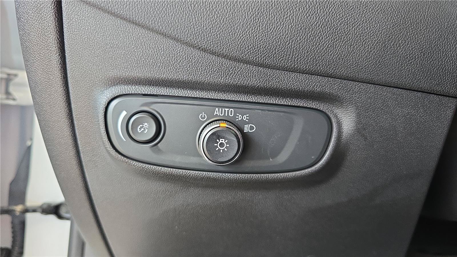 Used 2024 Chevrolet Equinox RS FWD image 26