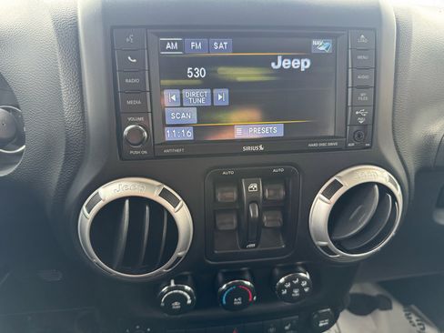 Used 2013 Jeep Wrangler Unlimited Sahara w/ Dual Top Group image 21