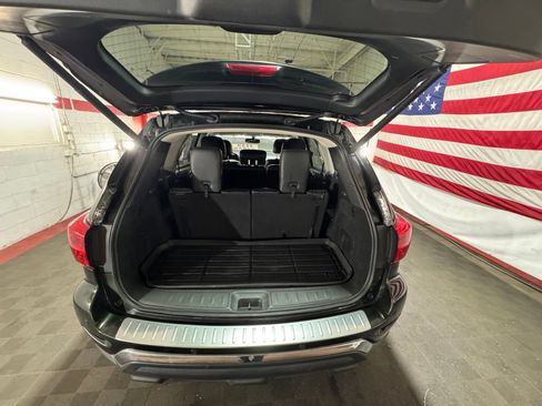 Used 2019 Nissan Pathfinder SL AWD/4WD image 18
