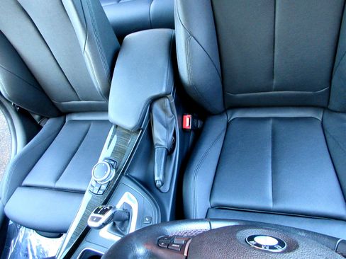 Used 2017 BMW 330i Sedan image 14