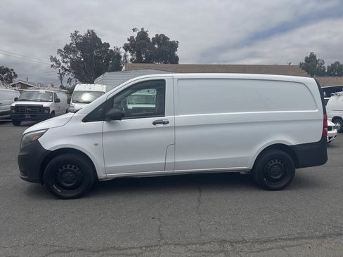 Used 2020 Mercedes-Benz Metris image 4