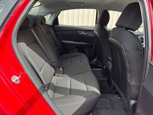 Used 2021 Kia Forte LXS FWD image 31