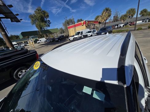 Used 2020 Ford Explorer XLT image 32