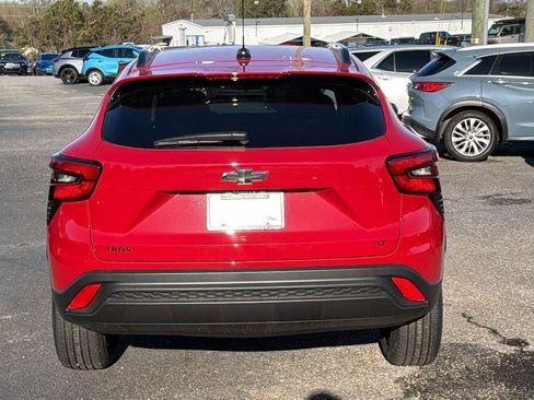 New 2026 Chevrolet Trax LT w/ Midnight Edition FWD image 8