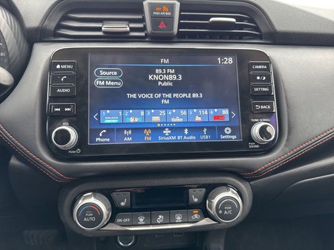 Used 2025 Nissan Versa SR image 27