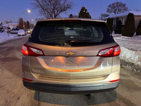 Used 2019 Chevrolet Equinox LS FWD image 5