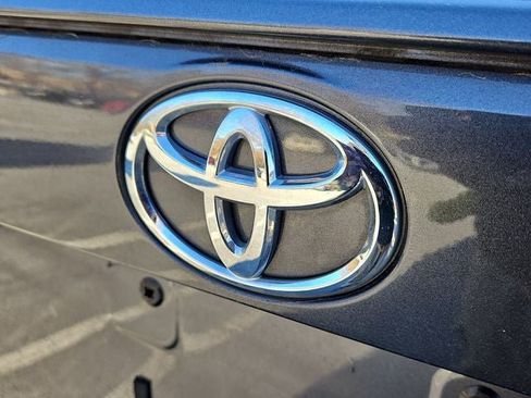 Used 2021 Toyota RAV4 XLE image 35