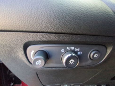 Used 2020 Buick Encore GX Essence FWD image 11