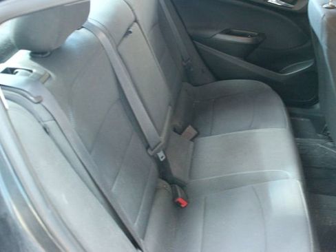 Used 2018 Chevrolet Cruze LT w/ LT Convenience Package FWD image 9