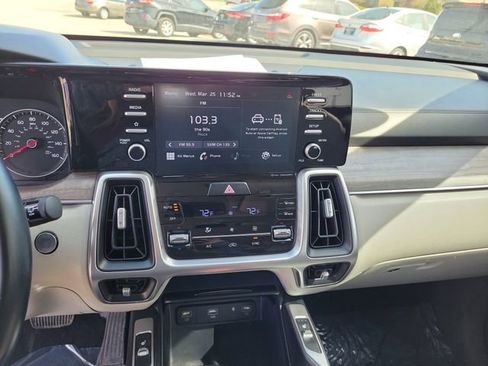 Used 2021 Kia Sorento EX w/ Panoramic Sunroof Package image 30