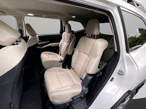 Used 2020 Subaru Ascent Premium w/ Convenience Package AWD/4WD image 21