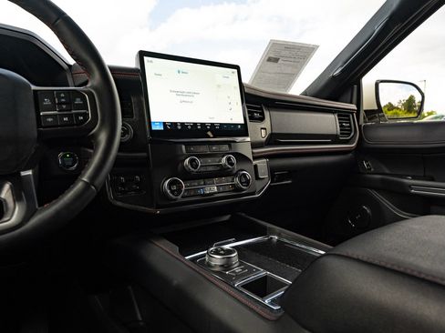 Used 2023 Ford Expedition Limited RWD image 34